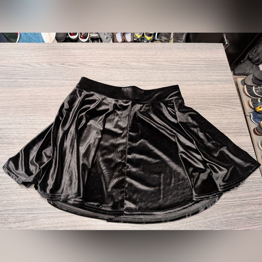 Elegant Black Velvet Mini Skirt